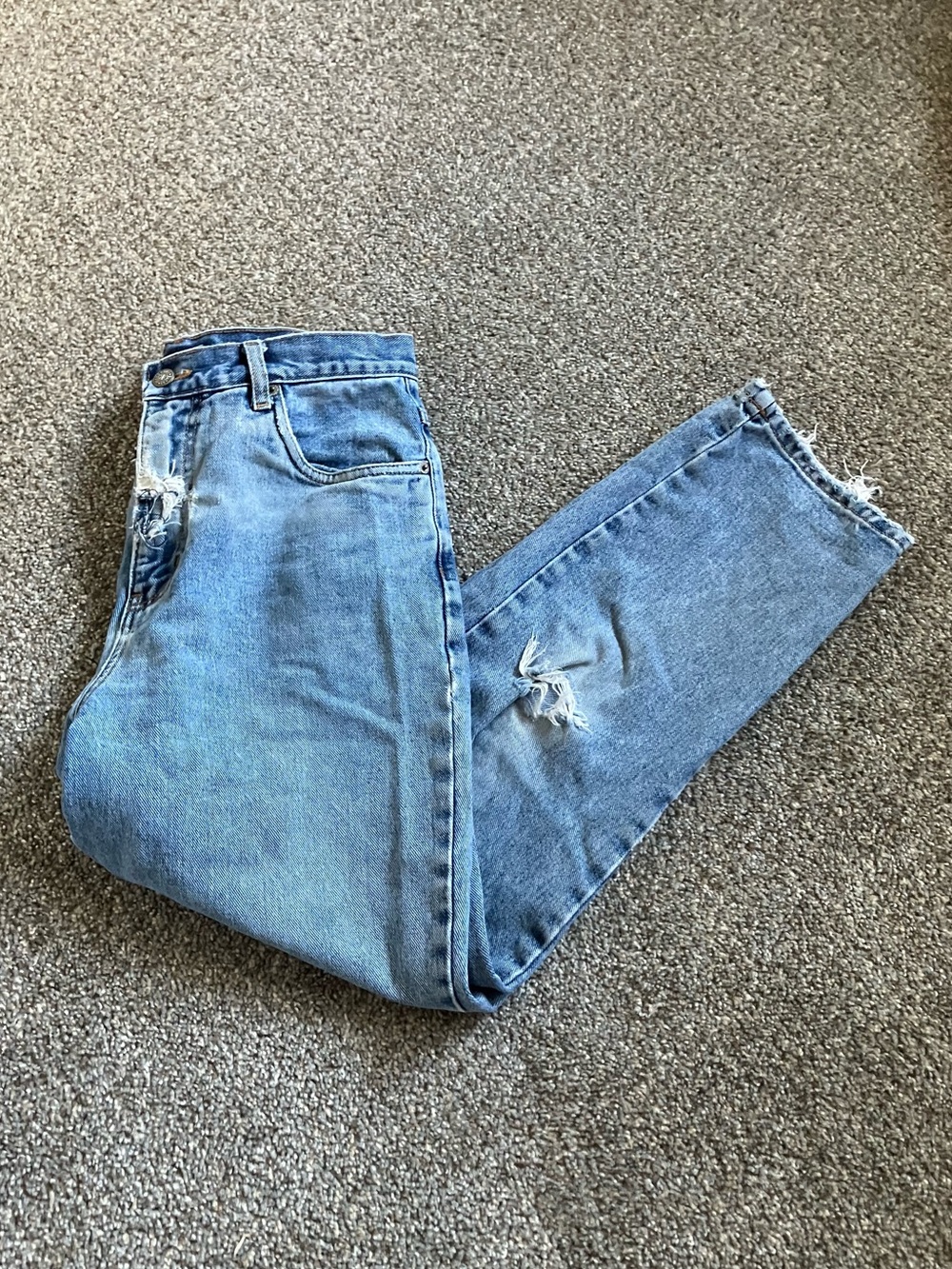 Bill Blass Distressed Denim Jeans Easy Fit 6 Women’s